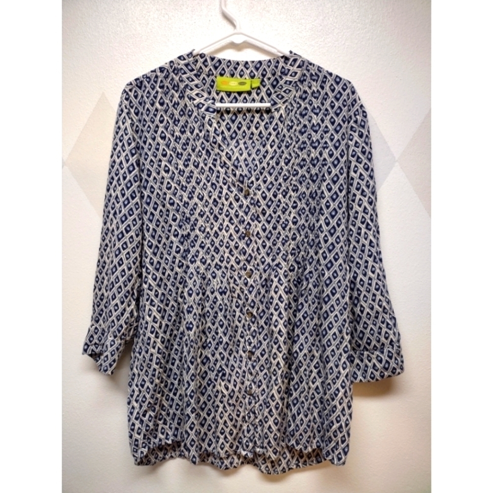 Women's Navy Geo Print Button-Front Blouse